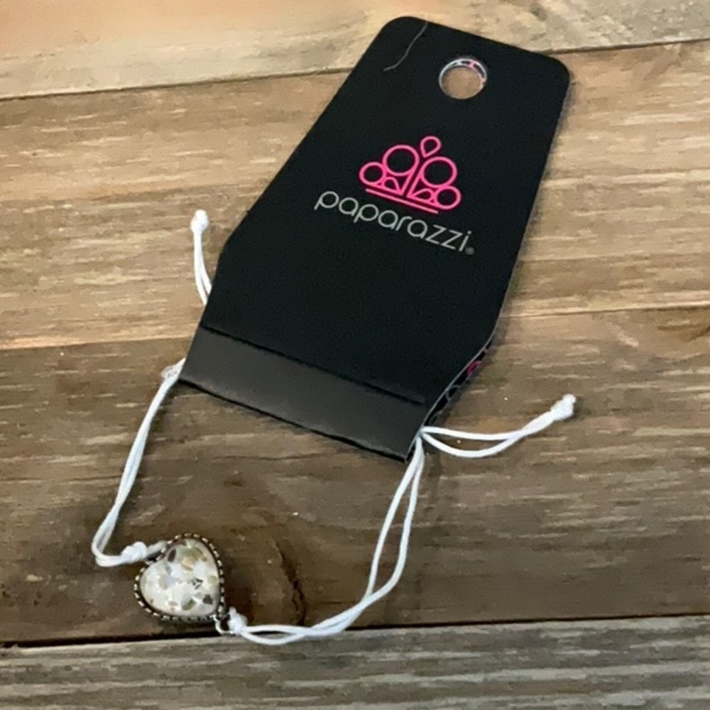 ❄️ Paparazzi Cream Bracelet Elegant Jewelry Heart Charm